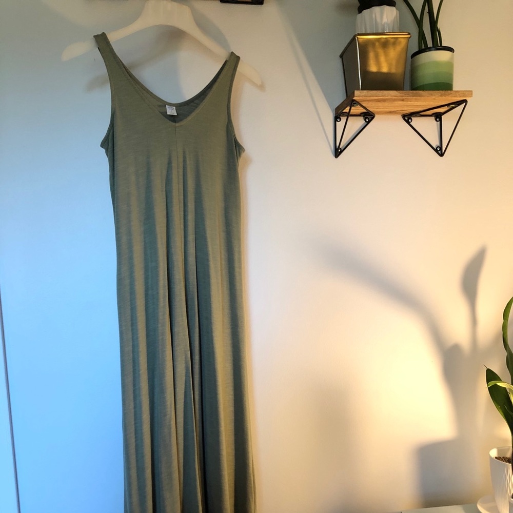 High low, sleeveless maxi dress